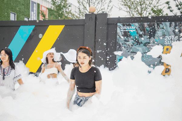 超梦幻“心跳泡泡派对”闪现魔都！潮咖网红都在这大玩“湿身”？！