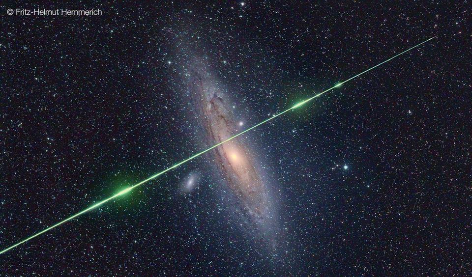 题图诗：永恒的爱心将期待与丘比特的漫长星际旅行再一次交会