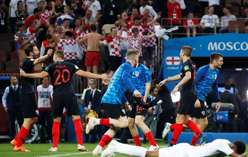 日本足球学巴西中国足球学意大利,中国足球能踢过克罗地亚吗