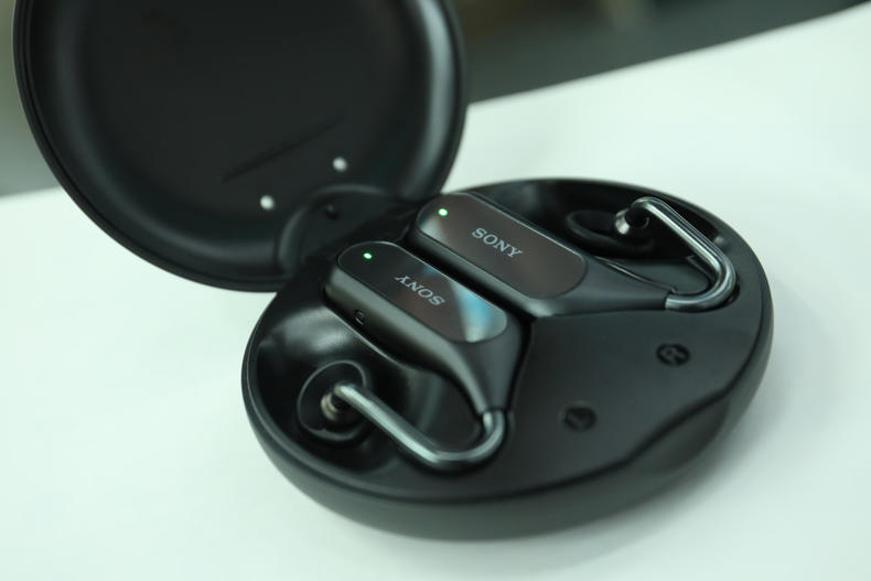 「小蟹寻声」索尼耳机的新尝试，“双重聆听”是一种怎样的体验？