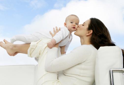 宝宝总是爱出冷汗,宝宝爱出虚汗是脾胃不好吗