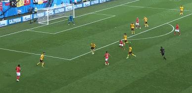 又*飞机打**？斯特林再次诠释什么是快乐足球，网友疯狂吐槽！