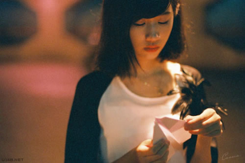 约会总是迟到的女生,男女约会女的总是迟到