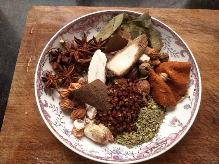 正宗四川卤菜24种配方,正宗四川卤菜详细配方