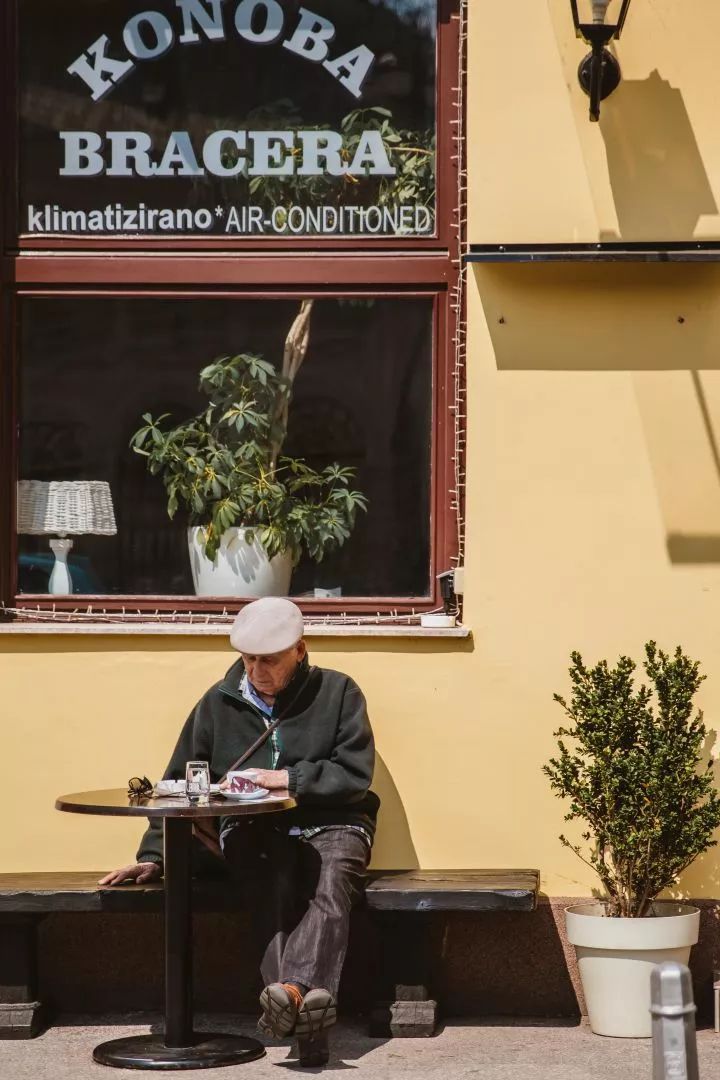 感受一下克罗地亚足球的魅力,一切从一块天幕说起