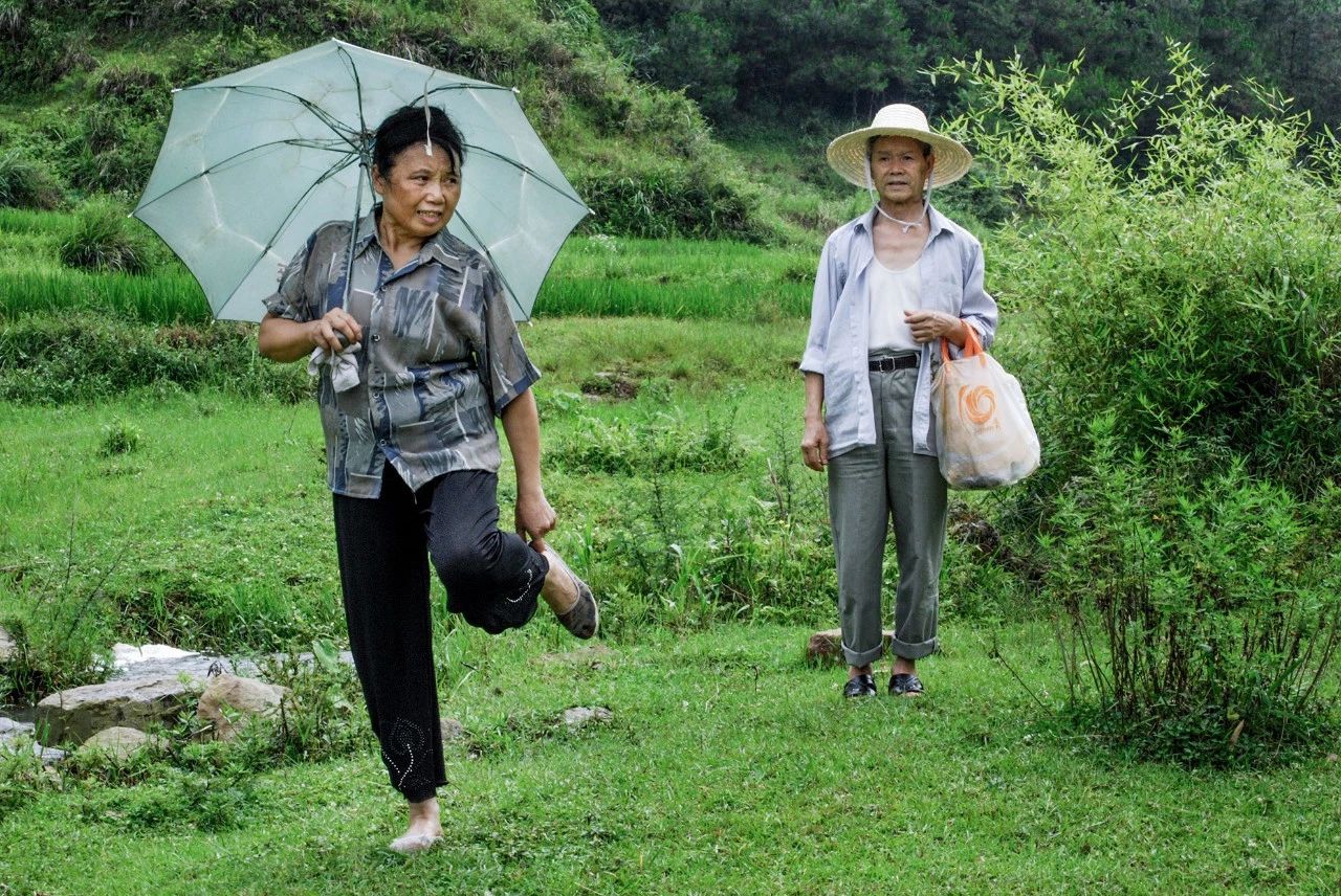 一个失业大叔，用1500元拍下自己幸福的父母，豆瓣9.2分！