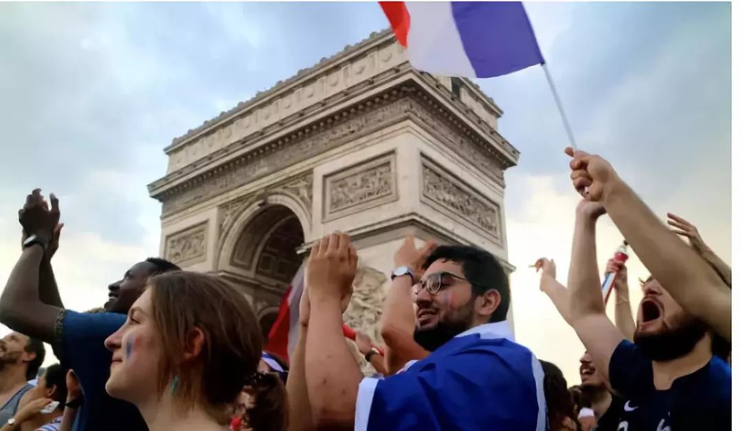 蒙娜丽莎球衣,蒙娜丽莎穿意大利队服