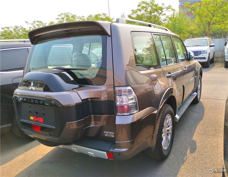 路虎卫士5.0v8和g63怎么选,卫士110v8对比大g