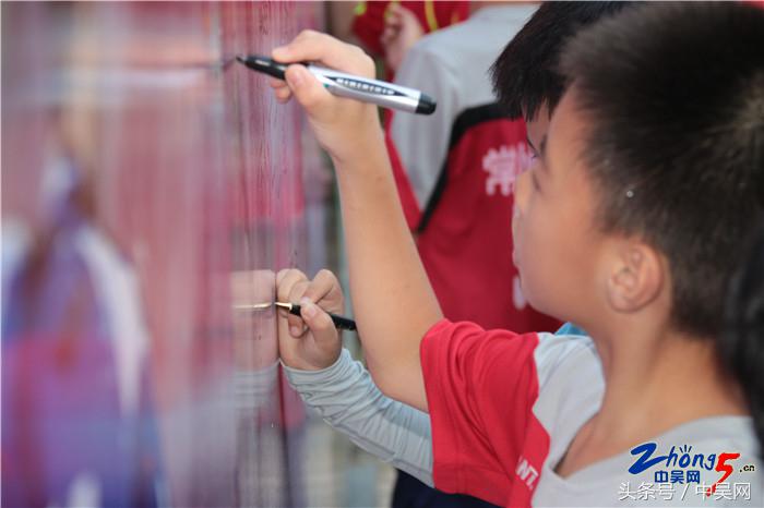 “足球梦、帐篷情”！常州龙城小学首届足球嘉年华之足球文化夜