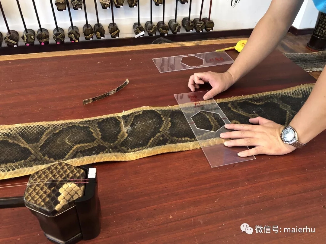 二胡的琴皮选择,二胡琴皮是粗鳞好还是细好