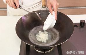 鲜鱿鱼丝怎么炒又嫩又好吃,怎么炒鱿鱼丝才好吃又简单