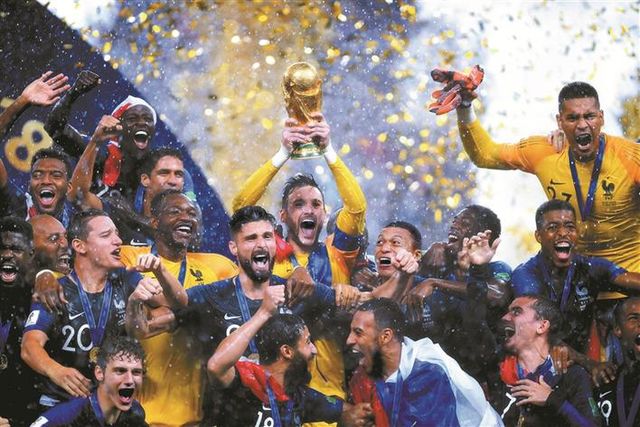 杨澜：当“韩剧鳏夫”遇上“世界杯寡妇”……