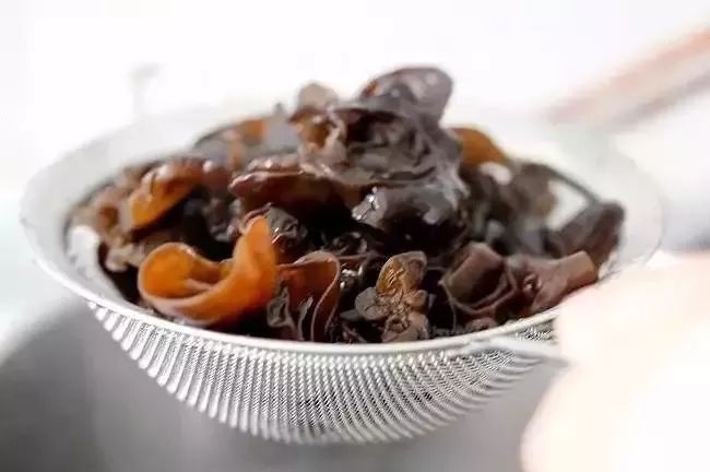 木耳怎样泡发又软又好吃,木耳怎么泡营养最丰富