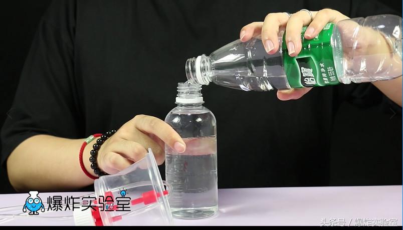 水由低处引向高处原理,虹吸原理怎么把低处的水吸到高处