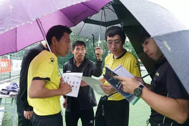 再大的雨也浇不灭我们的热爱足球,2020北京青少年足球比赛