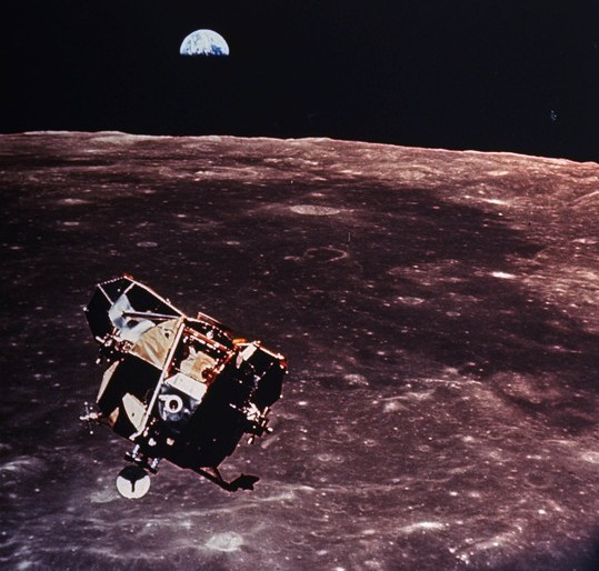 阿波罗登月计划在哪一年登月,阿波罗登月计划是第一次登月吗