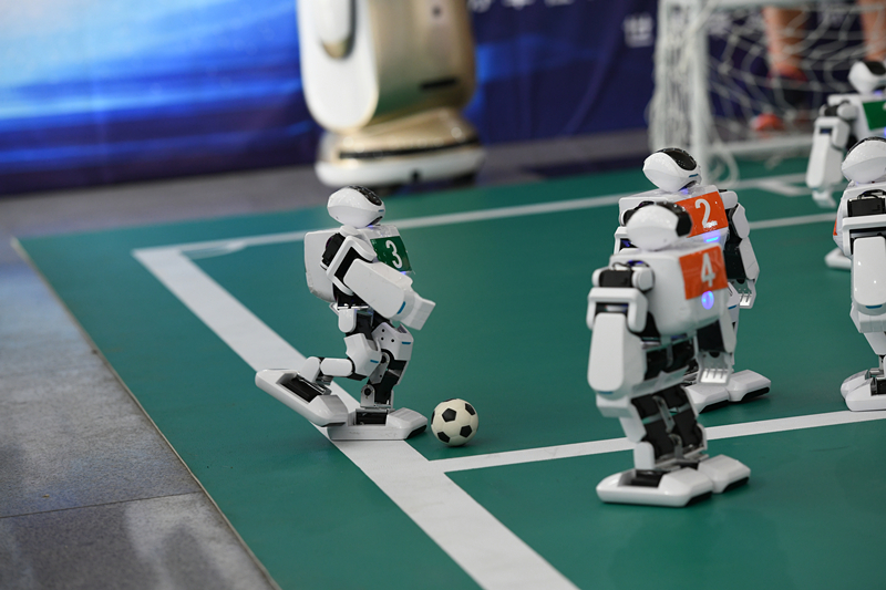 机器人足球比赛完整版,世界足球机器人比赛