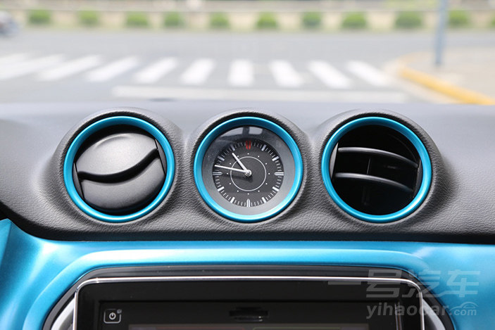 试驾长安铃木维特拉视频,刚柔并济戈壁试驾长安铃木维特拉