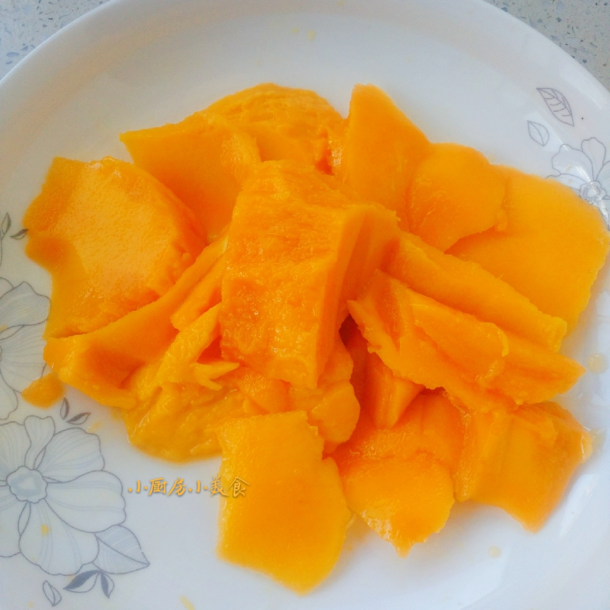 芒果的切法怎么切能让芒果好吃,大芒果简单切好看