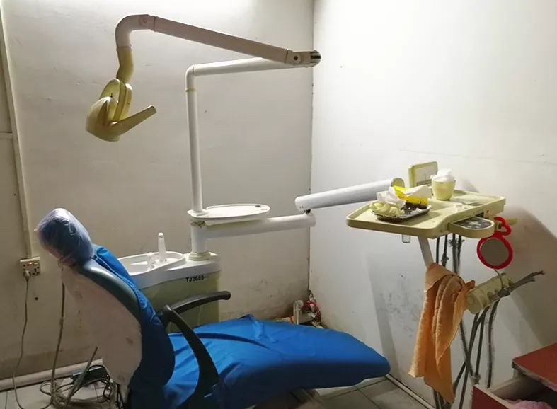 农民房外咋多了根线？手贱一拉，3万没了！竟扯出个牙科“黑窝”