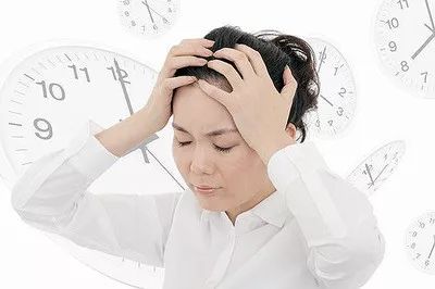 如何锻炼下蹲站起来,养生下蹲法