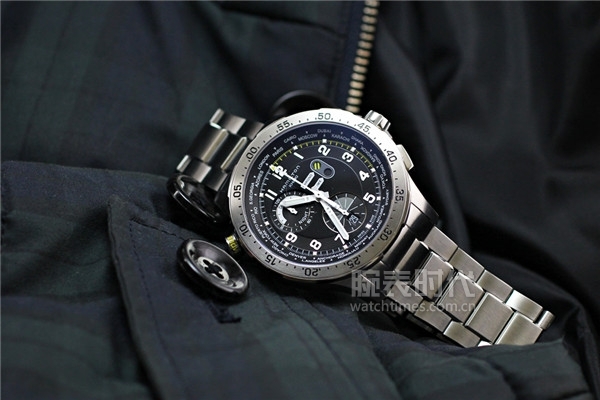 万元石英腕表,万元以内买石英表还是机械表