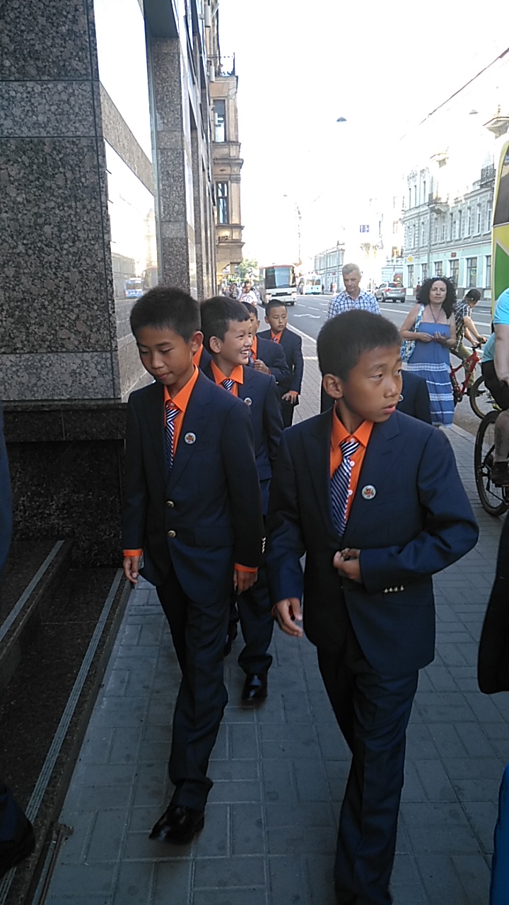 《站在俄罗斯看中国足球》中国健力宝麒麟队俄罗斯之行随笔