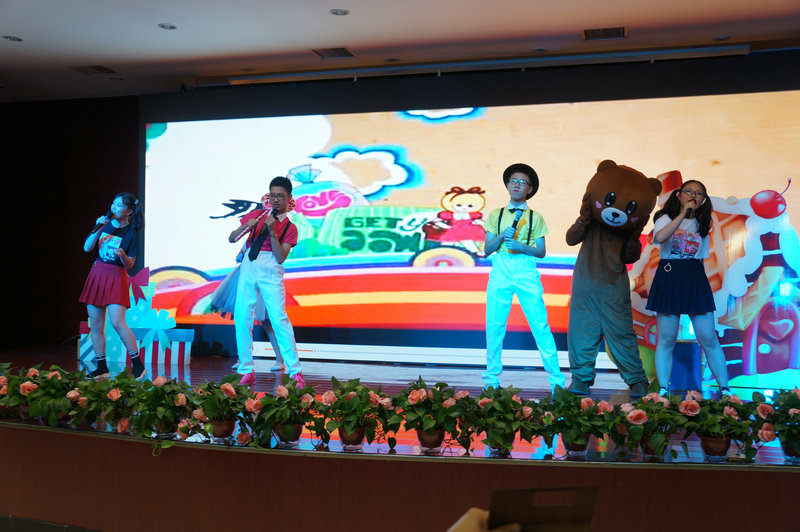 栉风沐雨砥砺前行薪火传承,栉风沐雨，砥砺前行