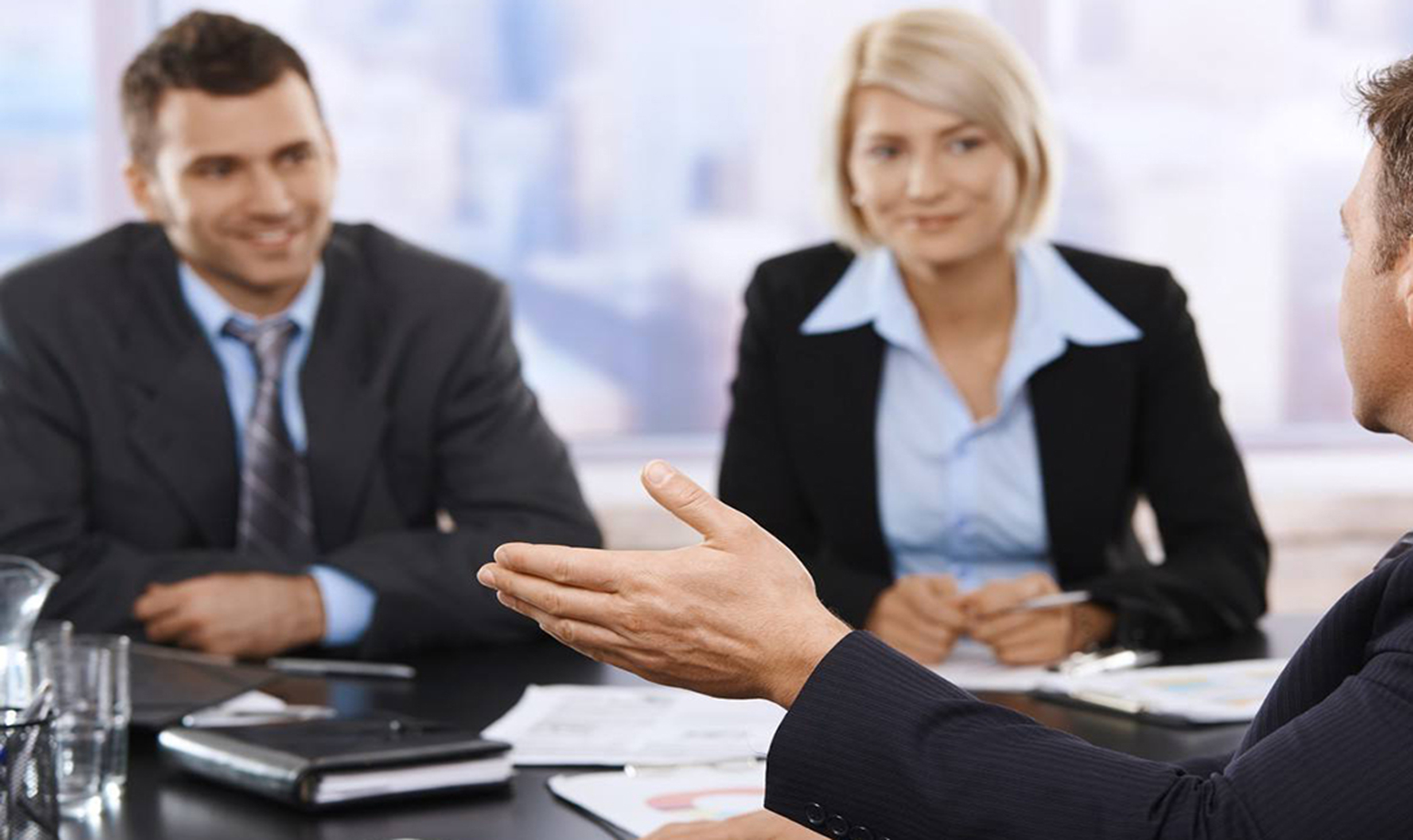 面试官十字加一笔变成什么字,女面试官七加一笔是什么字