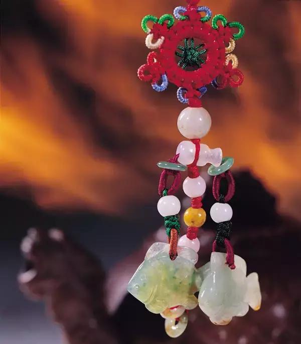 中国结是中国的一种传统而典型,中国结的样式和寓意