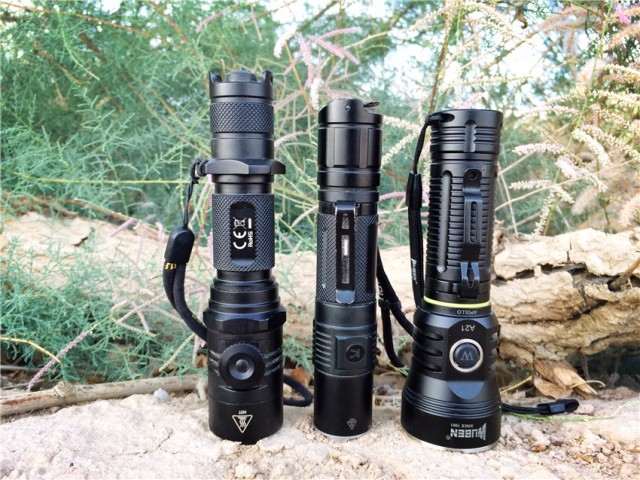 一射就是一大片，务本A214200流明直充强光手电实测