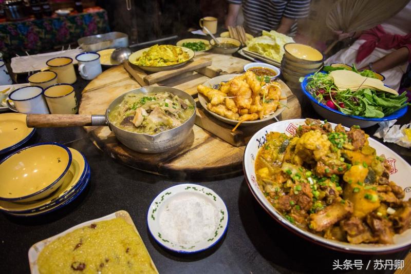 到东北必吃的铁锅炖,老东北铁锅炖鱼真是嘎嘎香啊