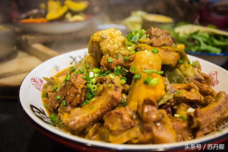 到东北必吃的铁锅炖,老东北铁锅炖鱼真是嘎嘎香啊