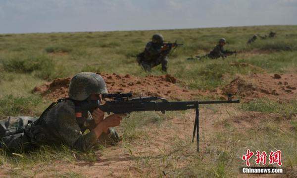 88式通用机枪到底怎么样?和外国同类*器武**相比完全不怂!