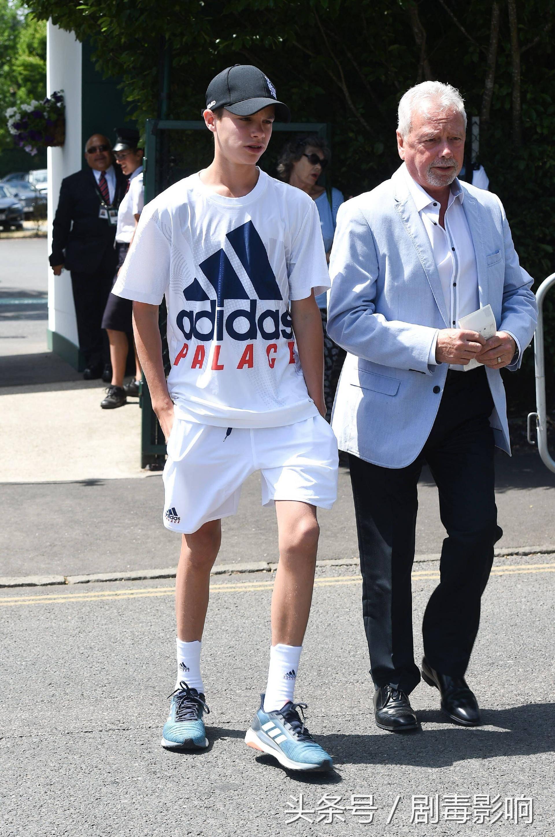 张智霖儿子才是逆袭般长大,张智霖儿子近照