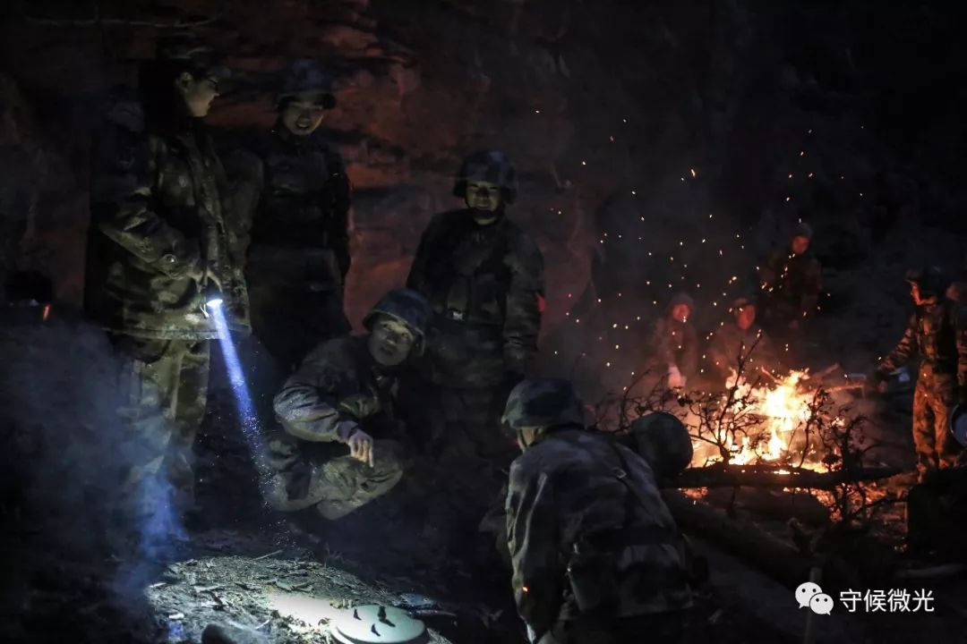 品图：大国末梢的站立者