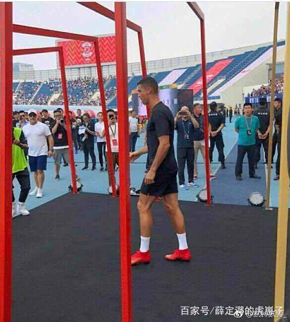 c罗故宫行出场费,c罗故宫秀球技视频