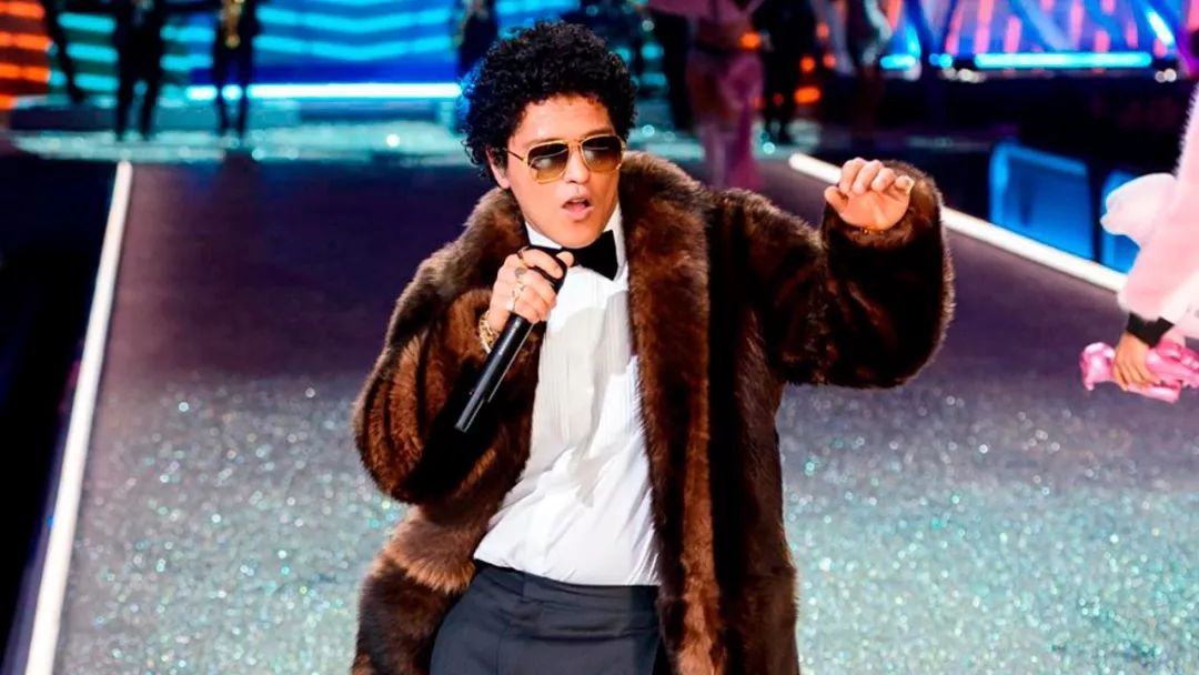 fendi是奢侈品吗,fendi品牌是奢侈品还是运动鞋