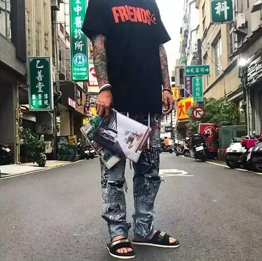 夏天鞋子可以当拖鞋穿的,可以当拖鞋也可以当板鞋穿