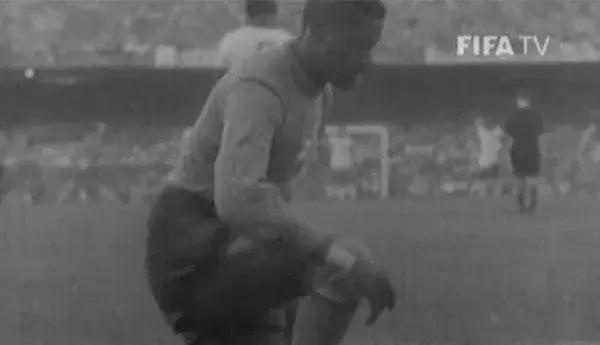 足球不只是一项运动英文,足球的确是一个有温度的运动