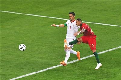 卡洛斯的惊世任意球动态,足坛逆天过人动作