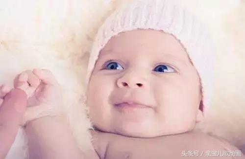 宝宝头顶软软一块怎么办,宝宝头顶软软的