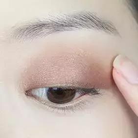 单眼皮适合的画眼线方法,单眼皮不同眼型怎么画眼线