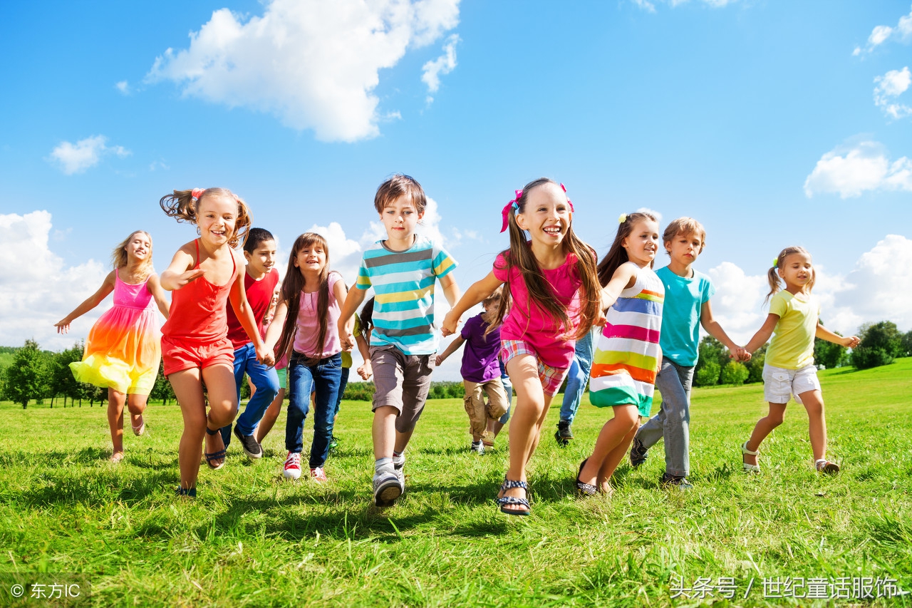 巴拉巴拉童装与班尼路童装哪个好,七彩摇篮和巴拉巴拉哪个童装更好