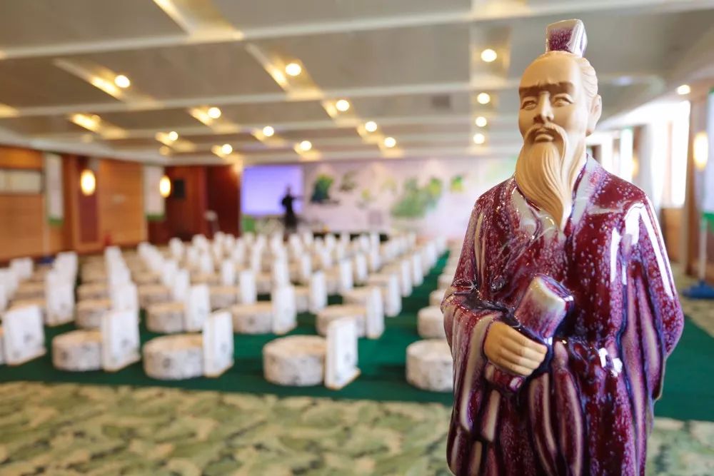 硬的跟牛一样的人,如何说服他?(其实很简单)