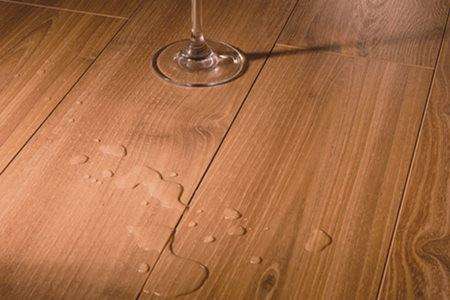 木地板进水发黑处理最简单方法,木地板进水了能否开窗通风