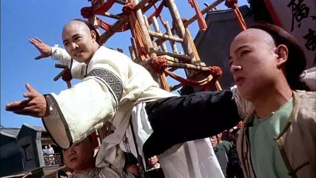 跟李连杰拍过方世玉的演员,张卫健方世玉名场面