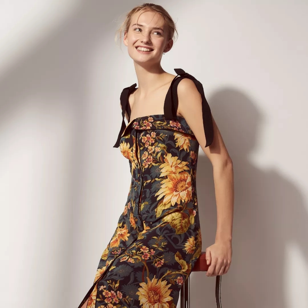 「逢逛必买」｜“穿上她家的裙子，不去派对也该去喝一杯！”