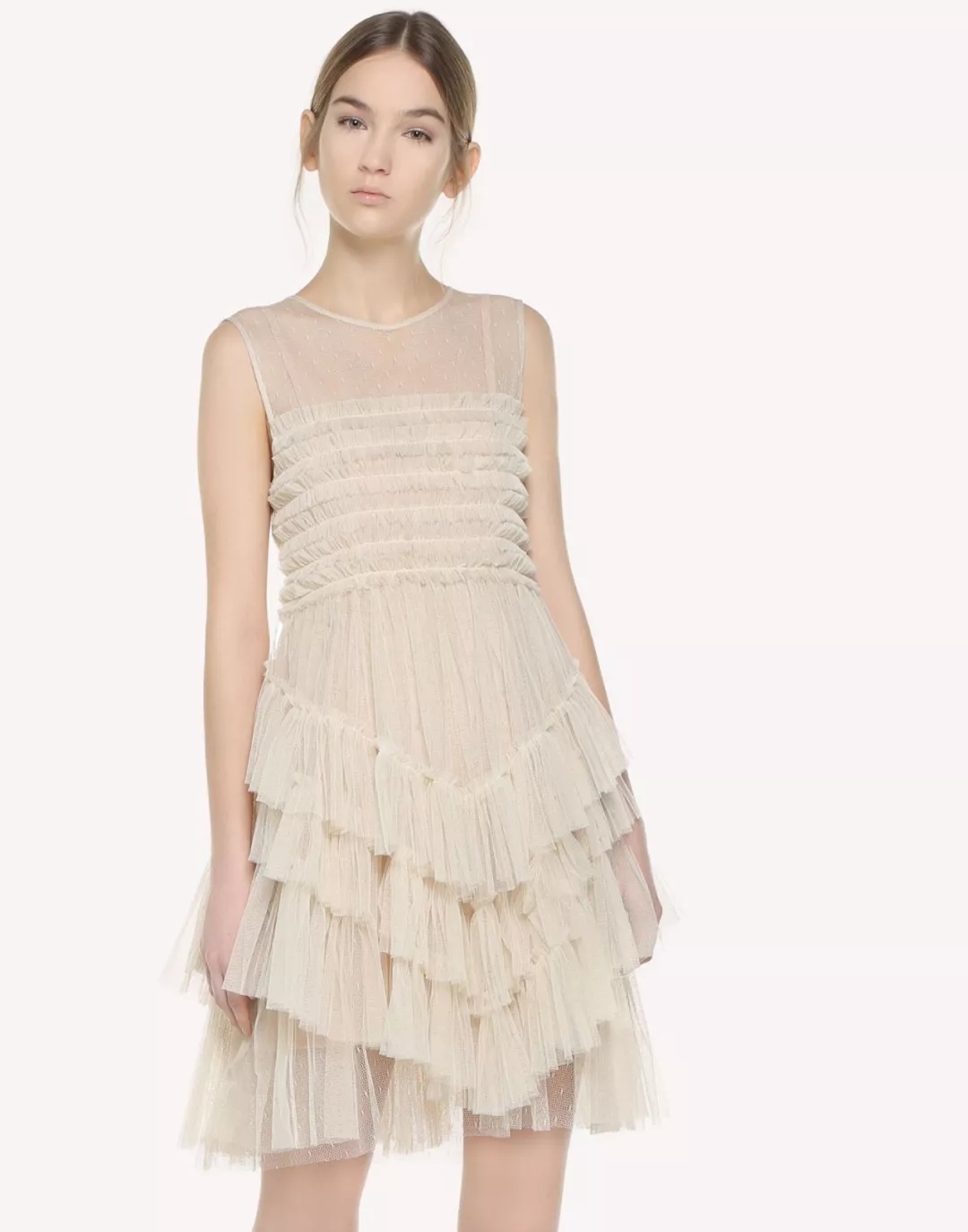 「逢逛必买」|“穿上她家的裙子,不去派对也该去喝一杯!”