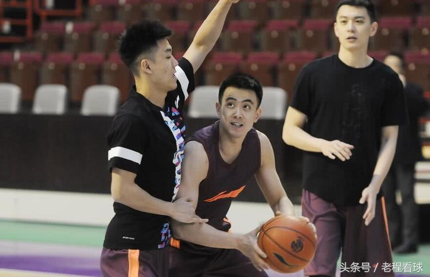 辽宁新星9战场均4+2，杜锋给机会却屡浪费，接班郭艾伦还很远